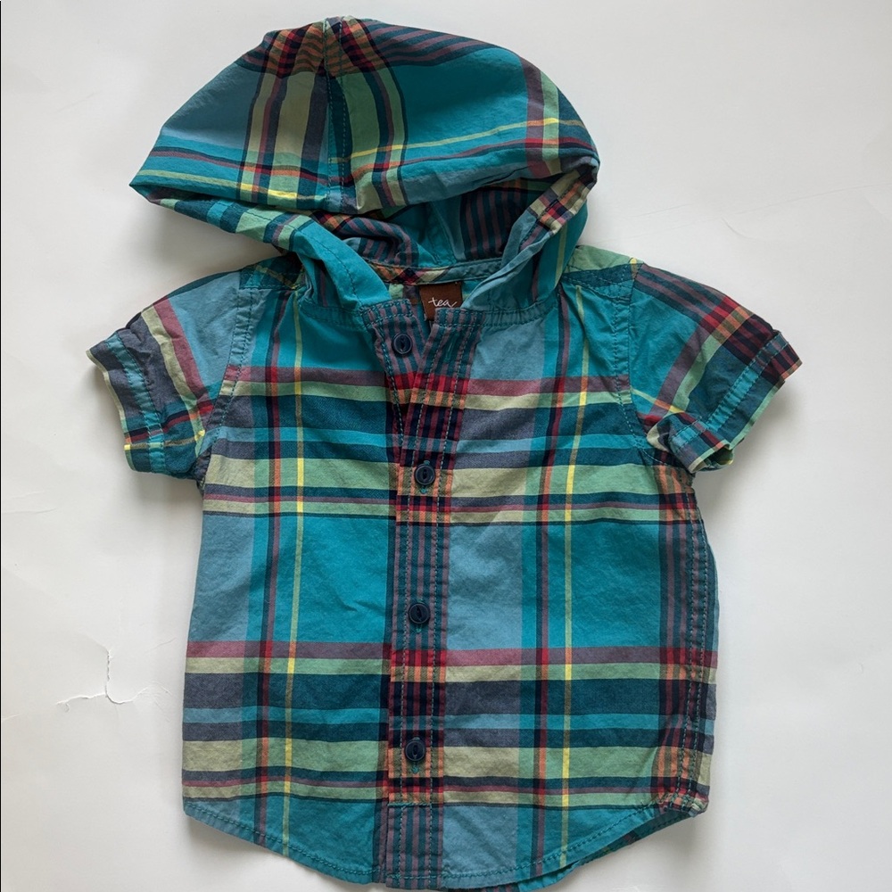 Tea Collection Boys Blue Plaid Button Down Short Sleeve hooded size 6-9 mo